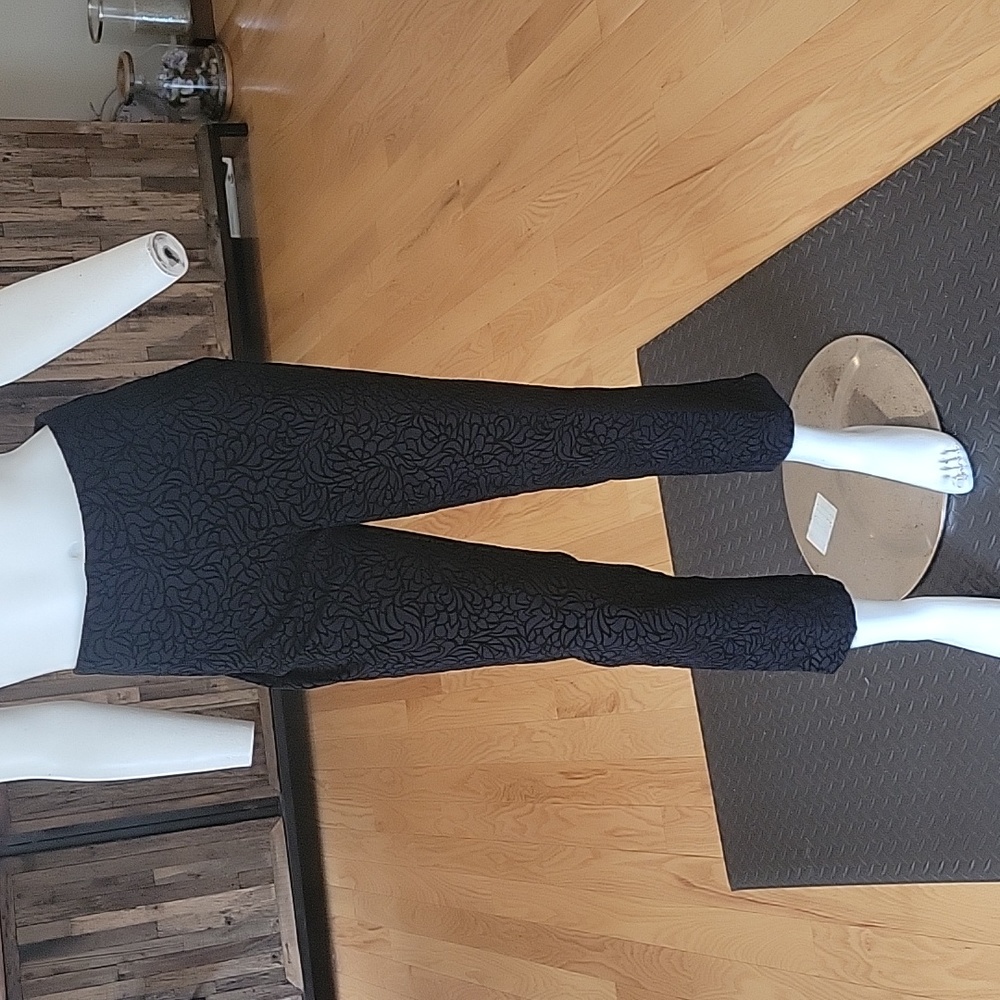 - Chico's Fabulously Slimming Ponte Slim Ankle Pant